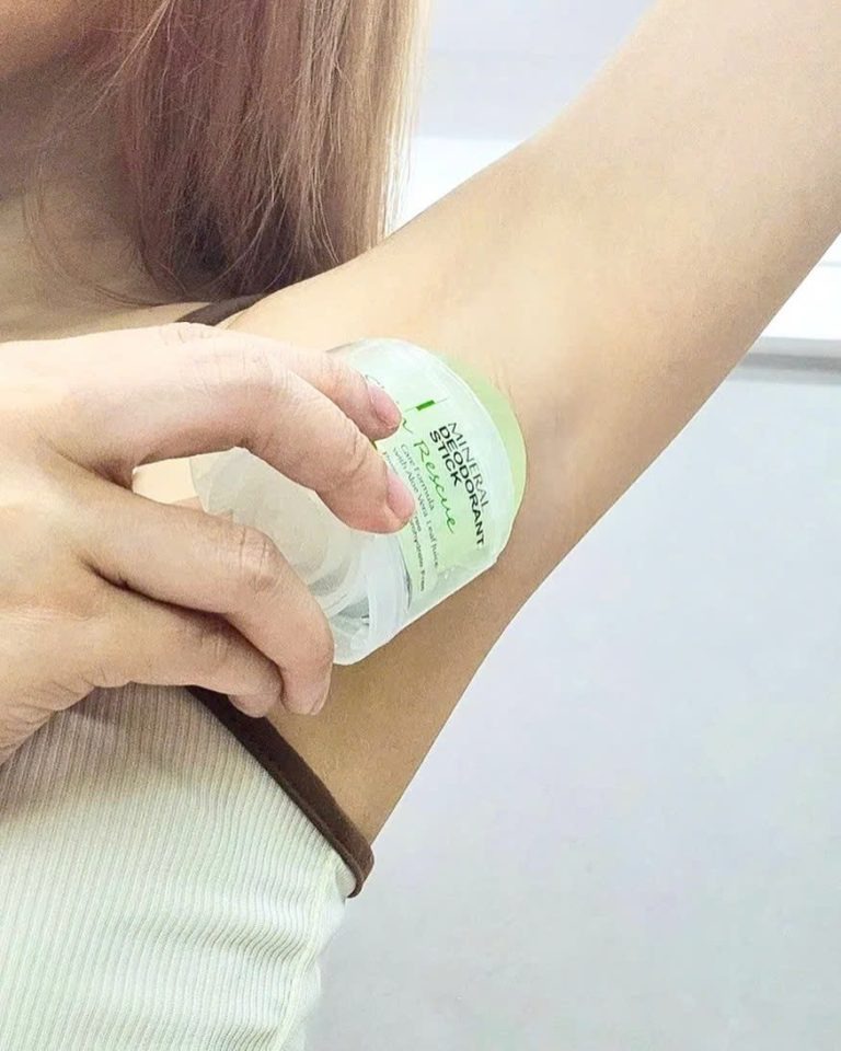 Lăn Khử Mùi Đá Khoáng DeoKlear Lô Hội Aloe Vera 70g