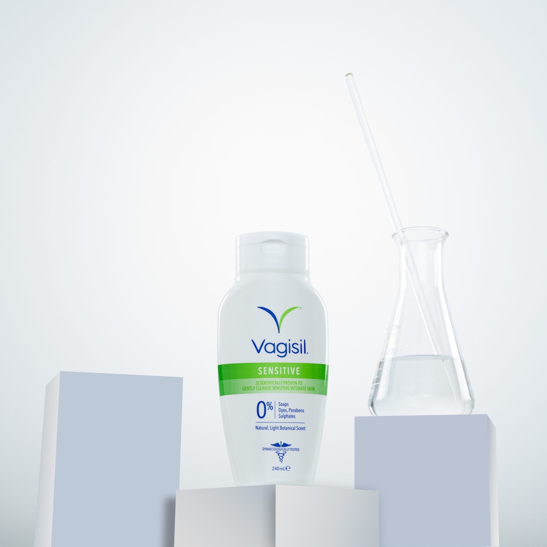 Gel vệ sinh phụ nữ Vagisil Sensitive Daily Intimate Wash 240ml