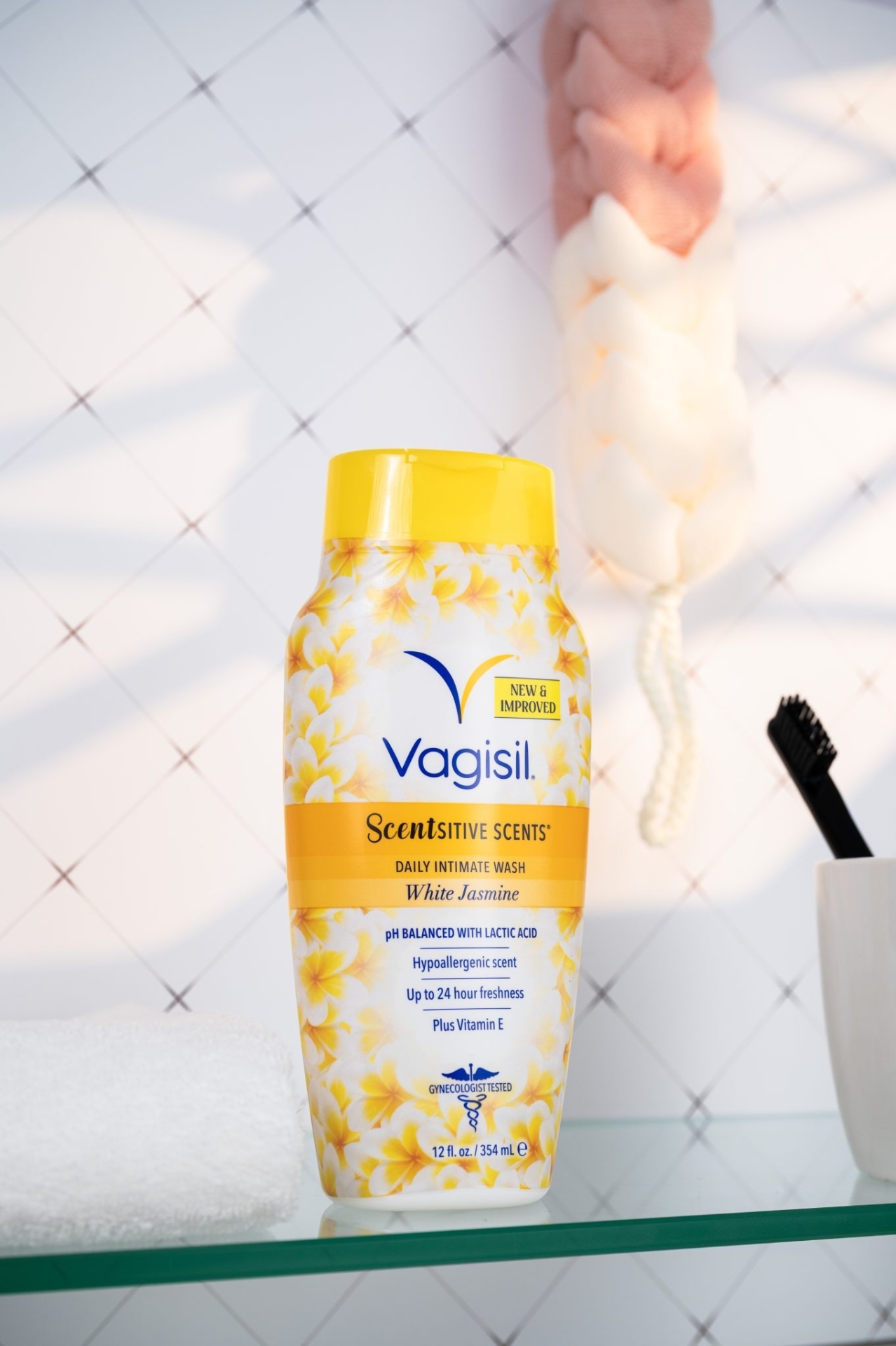 Gel vệ sinh phụ nữ Vagisil Scentsitive Scents Daily Intimate Wash White Jasmine 354ml